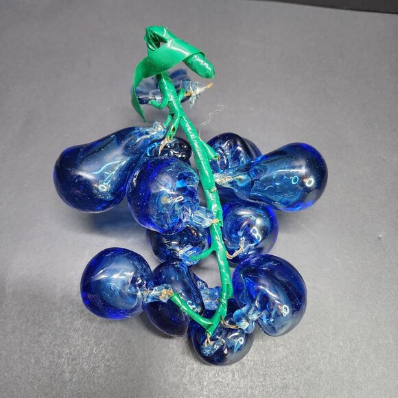 Vintage Handblown Art Glass Grapes Berries Cluster Cobalt Blue with Leaf - Picture 3 of 7
